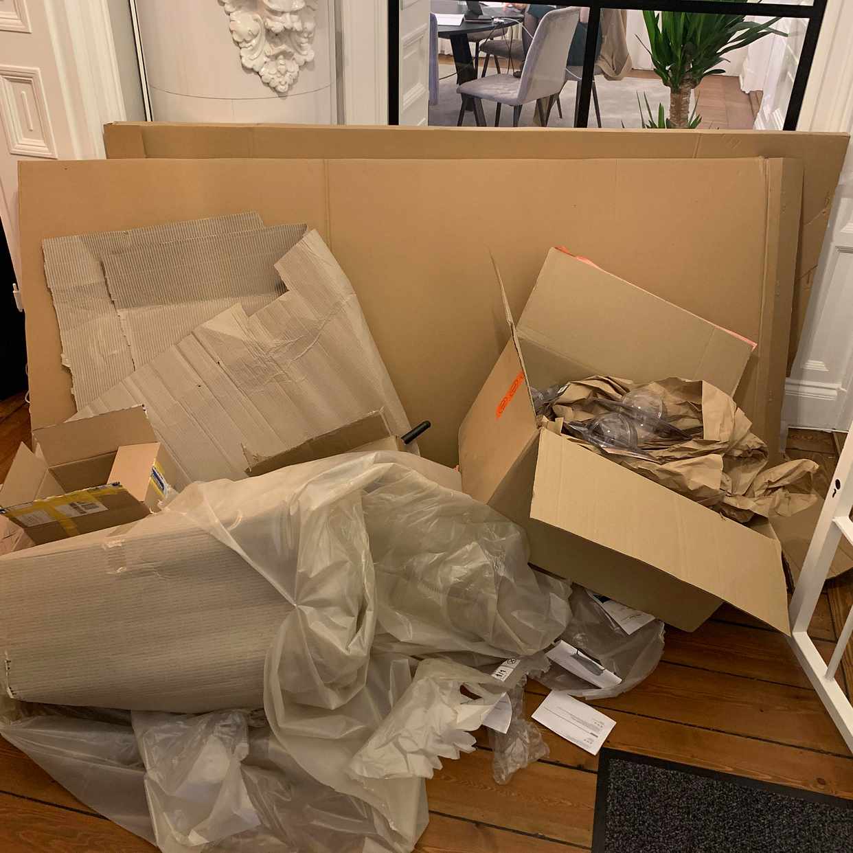 image of Emballage kartong o plast - Stockholm