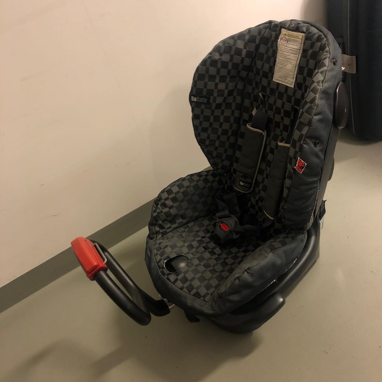 image of Bilbarnstol BeSafe 0-18kg - Sollentuna