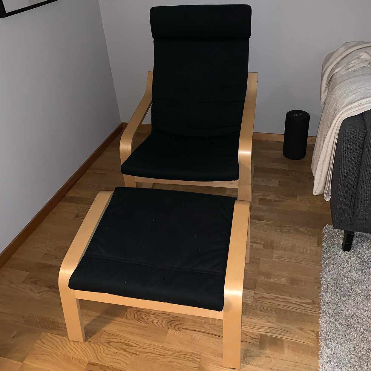 image of Fåtöljer och fotpall - Lund