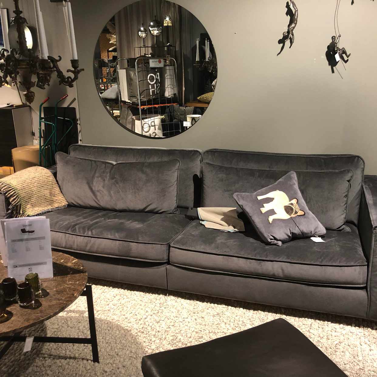 image of En soffa hämtas på Posh - 