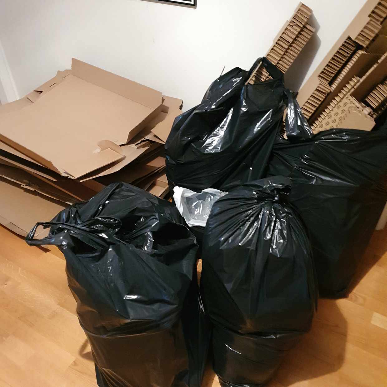 image of Ikea möbler & lådor - Stockholm