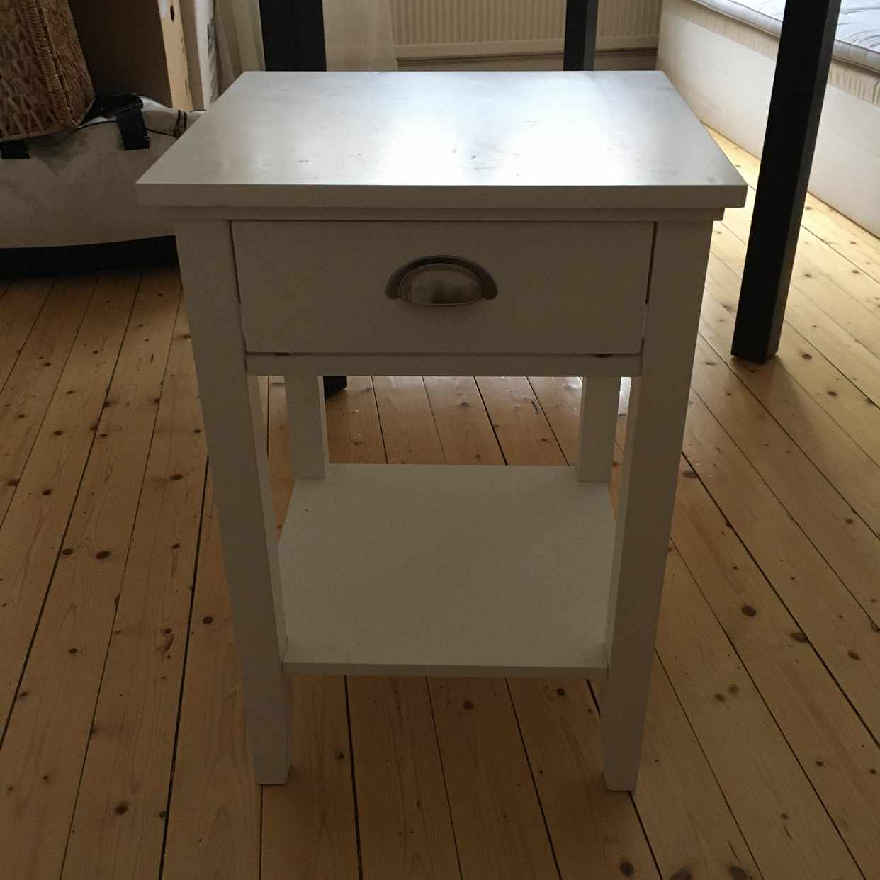 image of Soffa, säng, matbord mm - Stockholm
