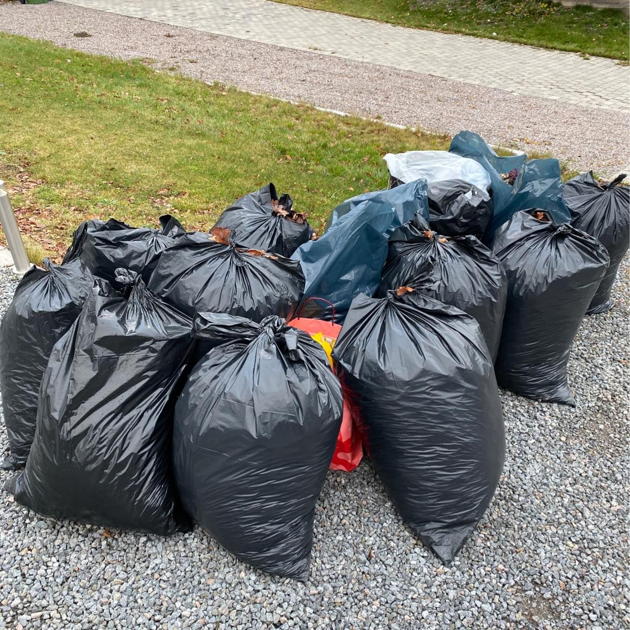 image of Löv och trädgårds rens - Saltsjö-Boo