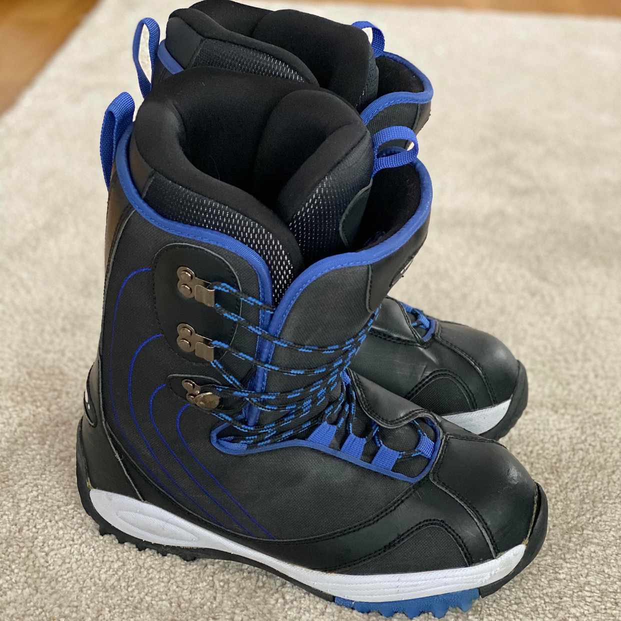 image of Snowboard och boots - Hässelby