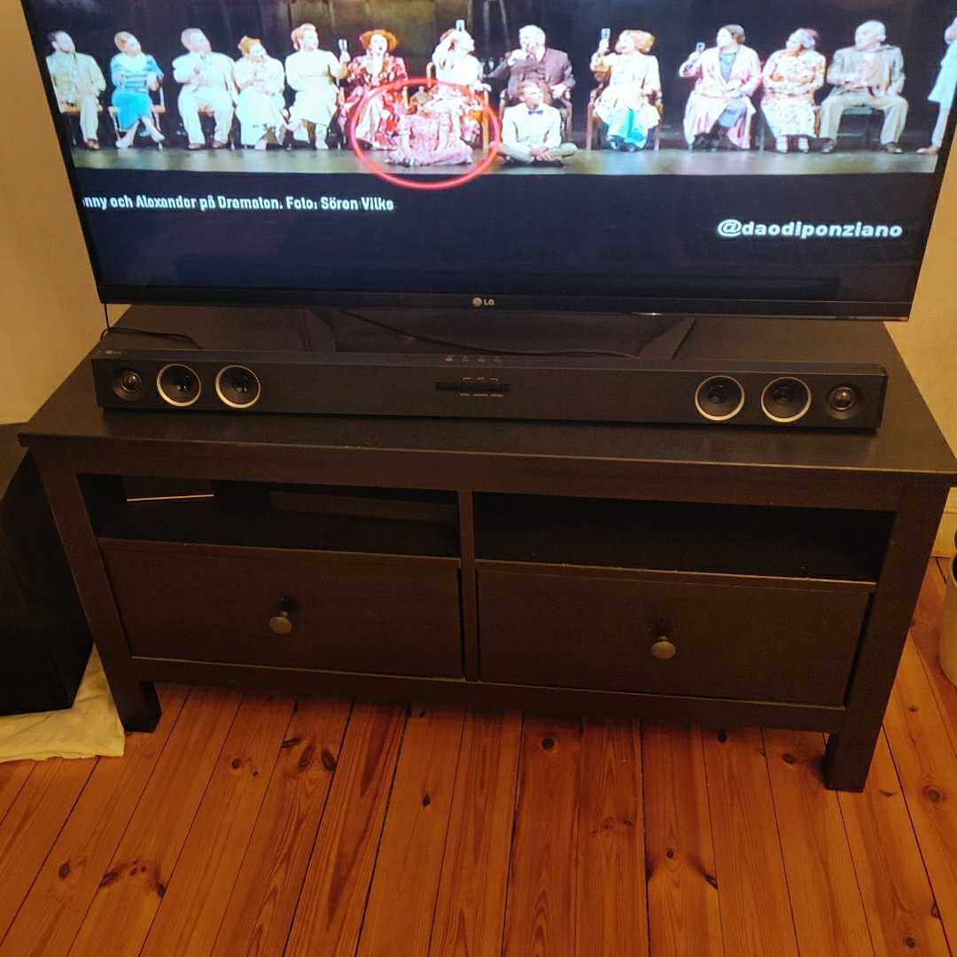image of Ikea Hemnes tv bänk - Stockholm