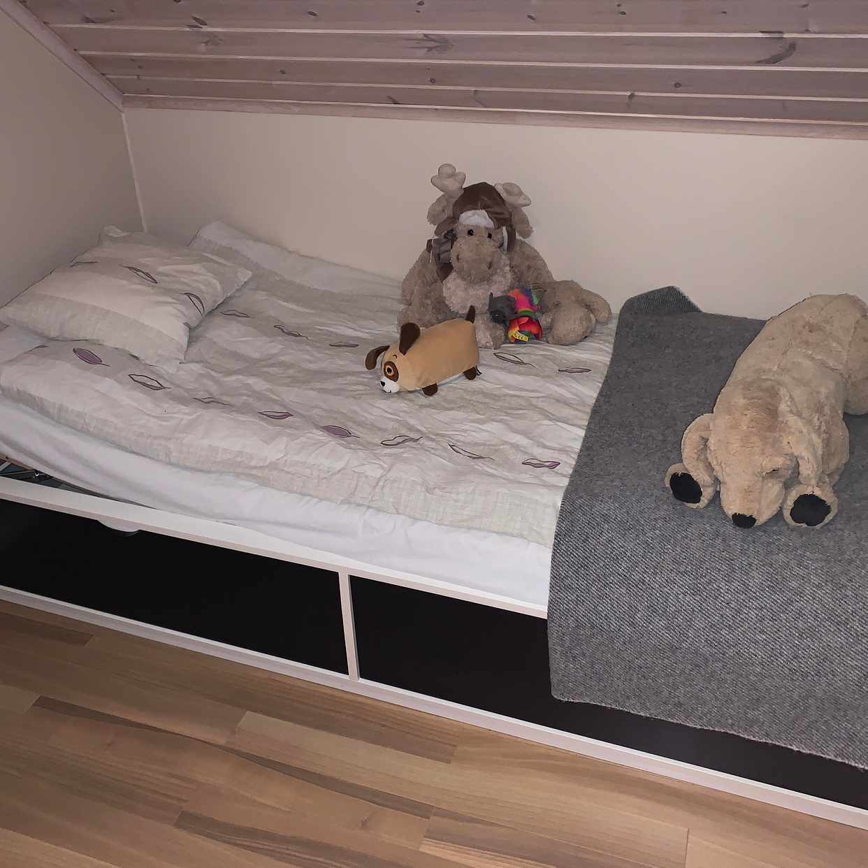 image of Säng sultan lönnevåg 90cm - Västerhaninge