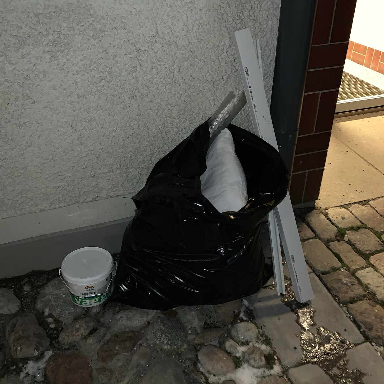 image of Jättelite byggskräp - Stockholms Stad