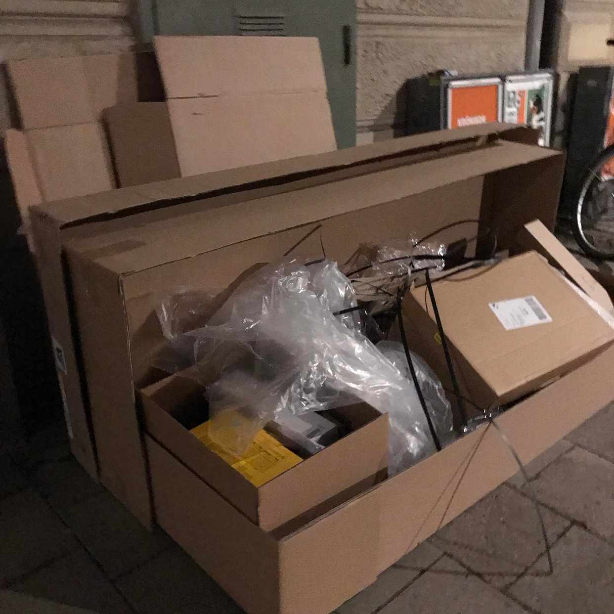 image of Tomma ikea emballage - Stockholm
