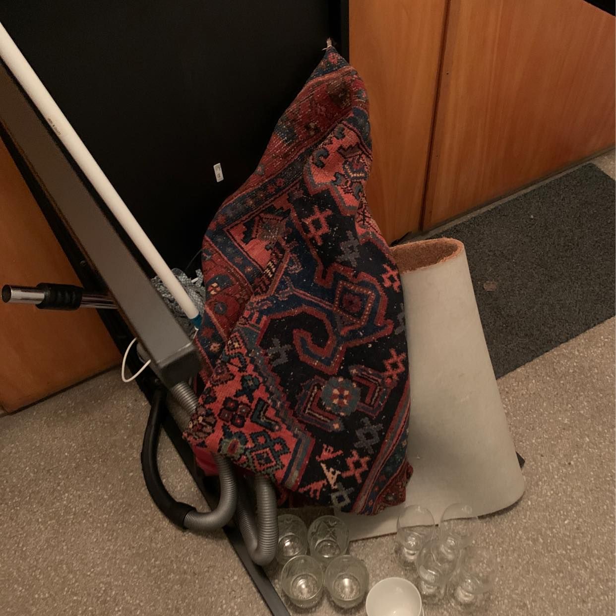 image of Elektronik bord glas plat - Hägersten