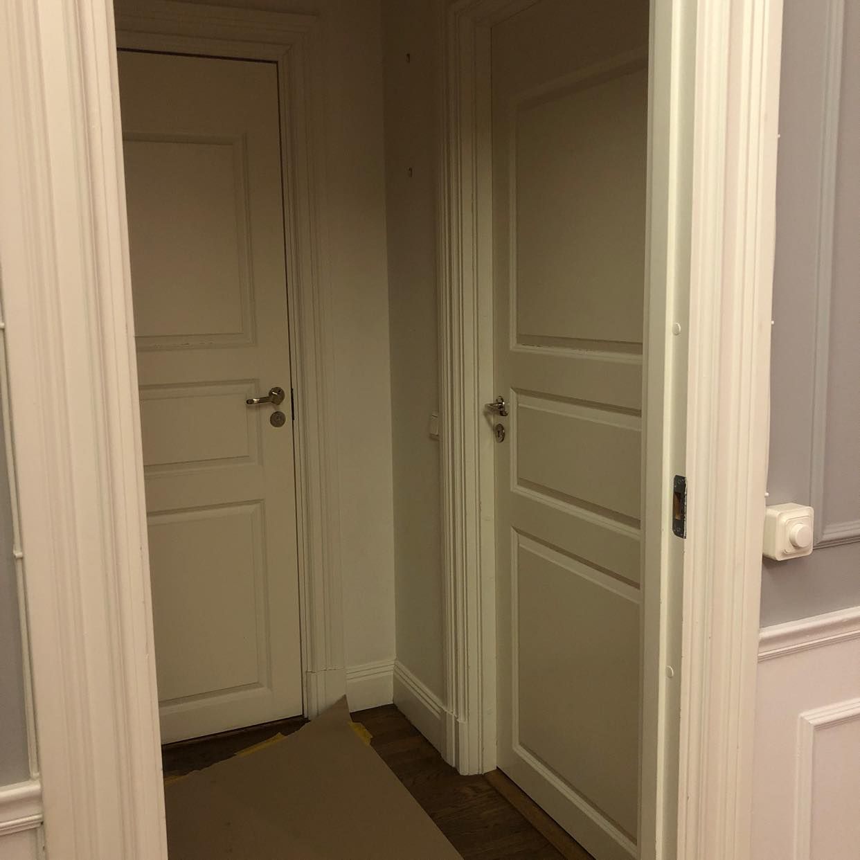 image of 2 dörrar bortskänkes - Stockholms Stad