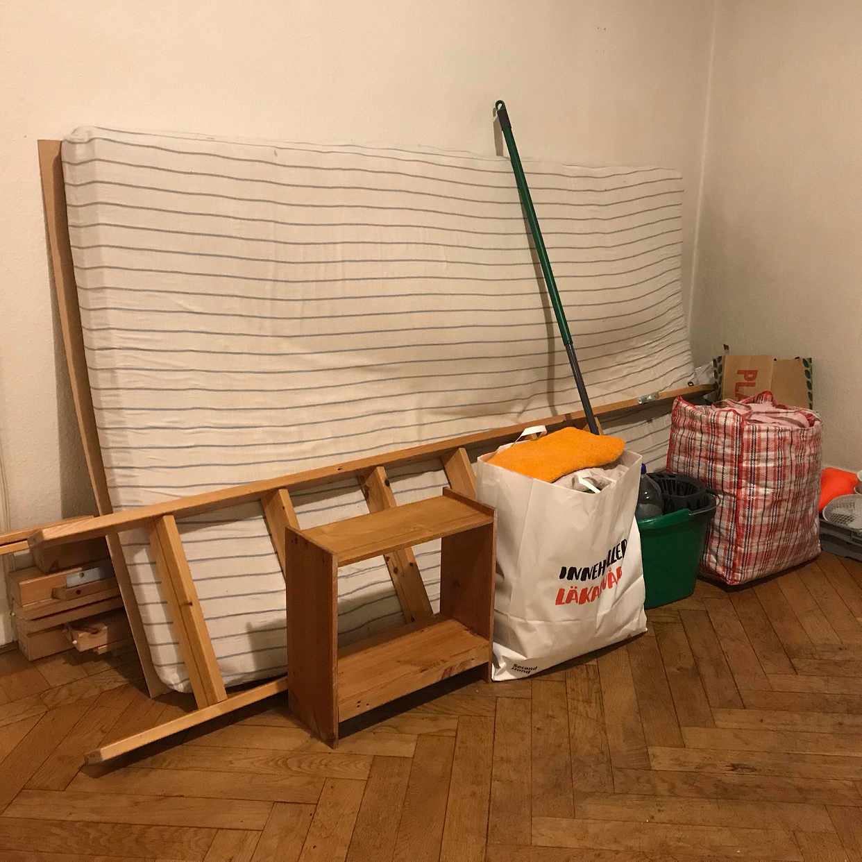 image of Loftsäng i delar mm - Stockholm