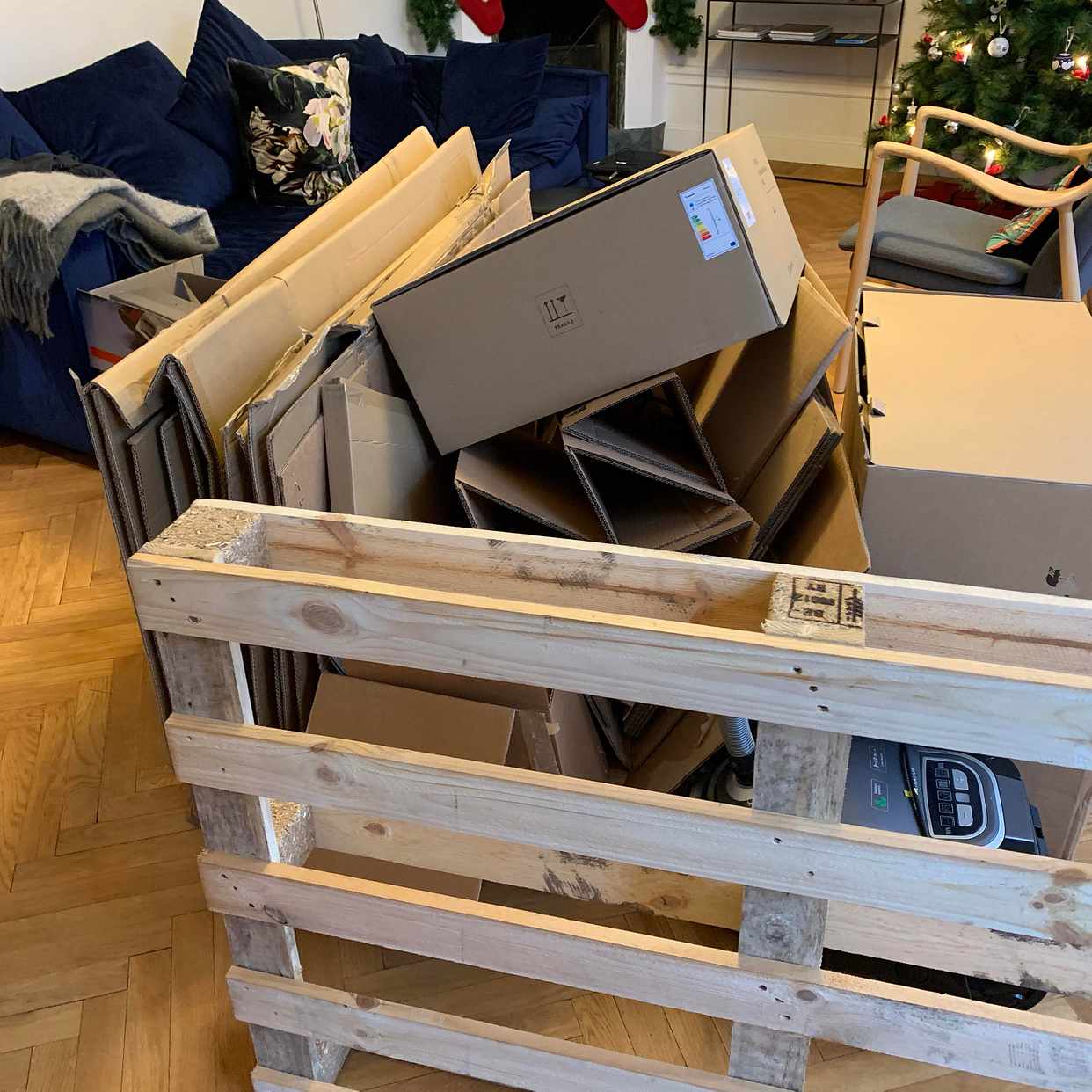 image of Packing boxes, old vacuum - Stockholm City