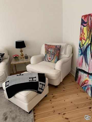 image of Snygg vit howardsoffa med - 