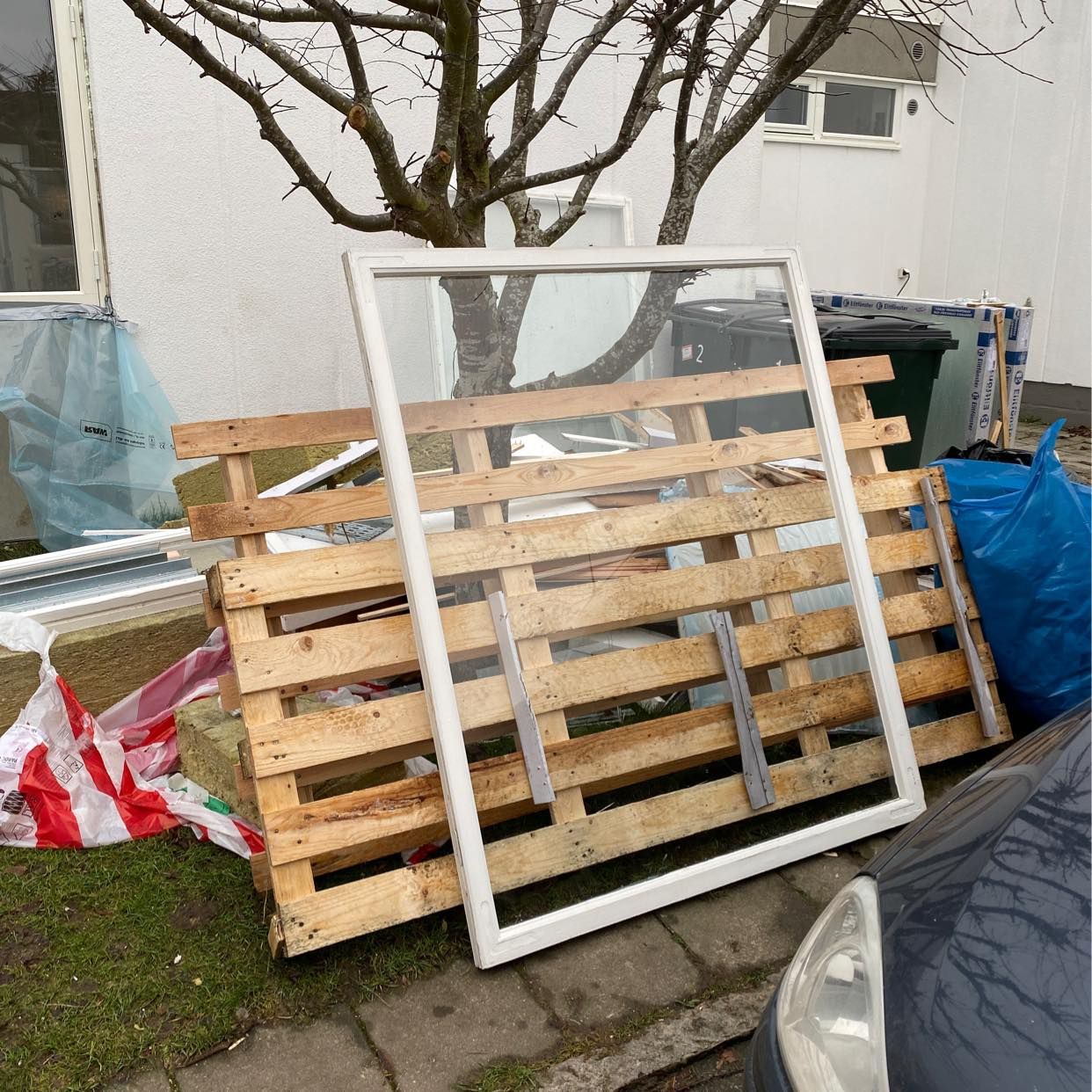 image of Skräp efter fönsterbyte - Lund