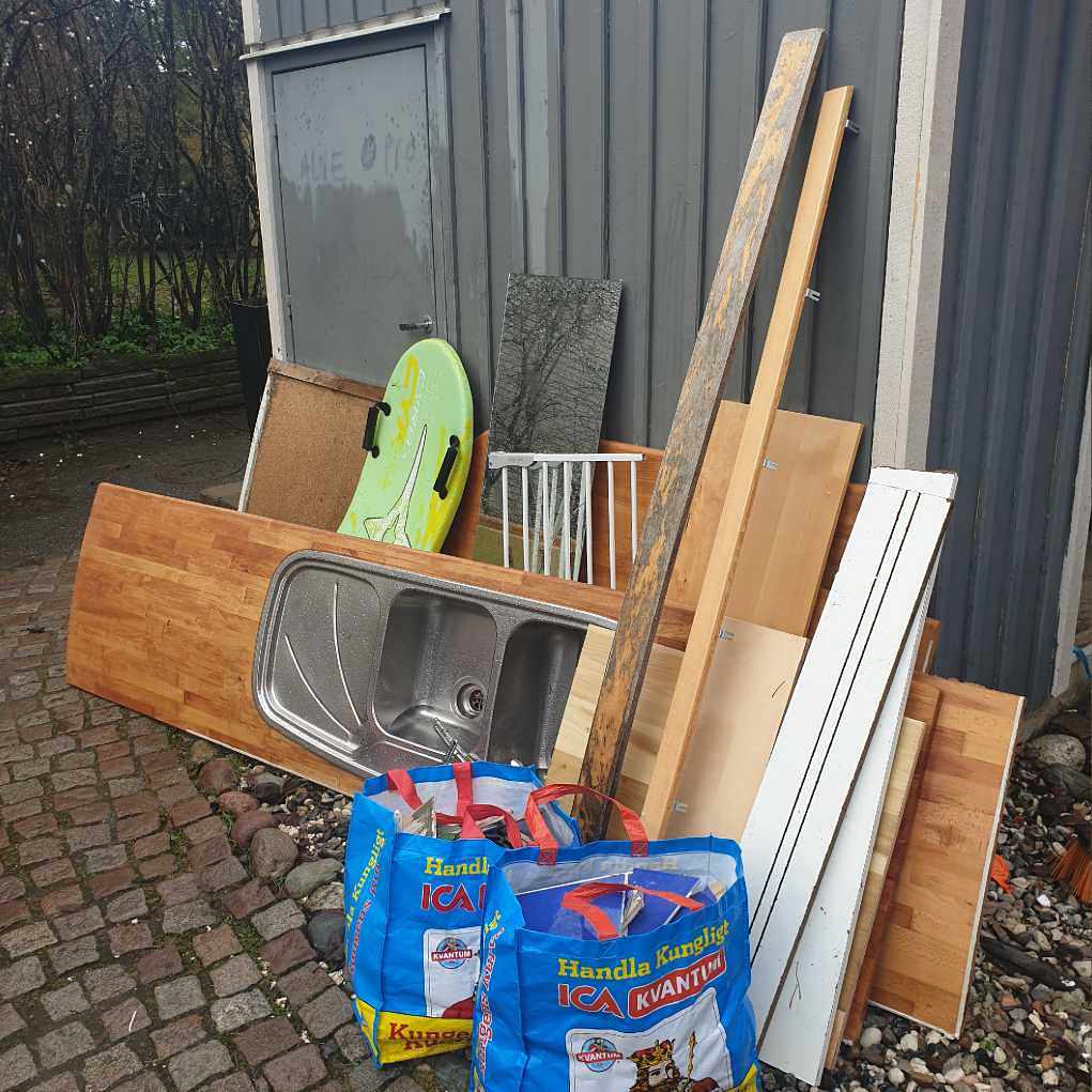 image of Diverse skräp - Tullinge