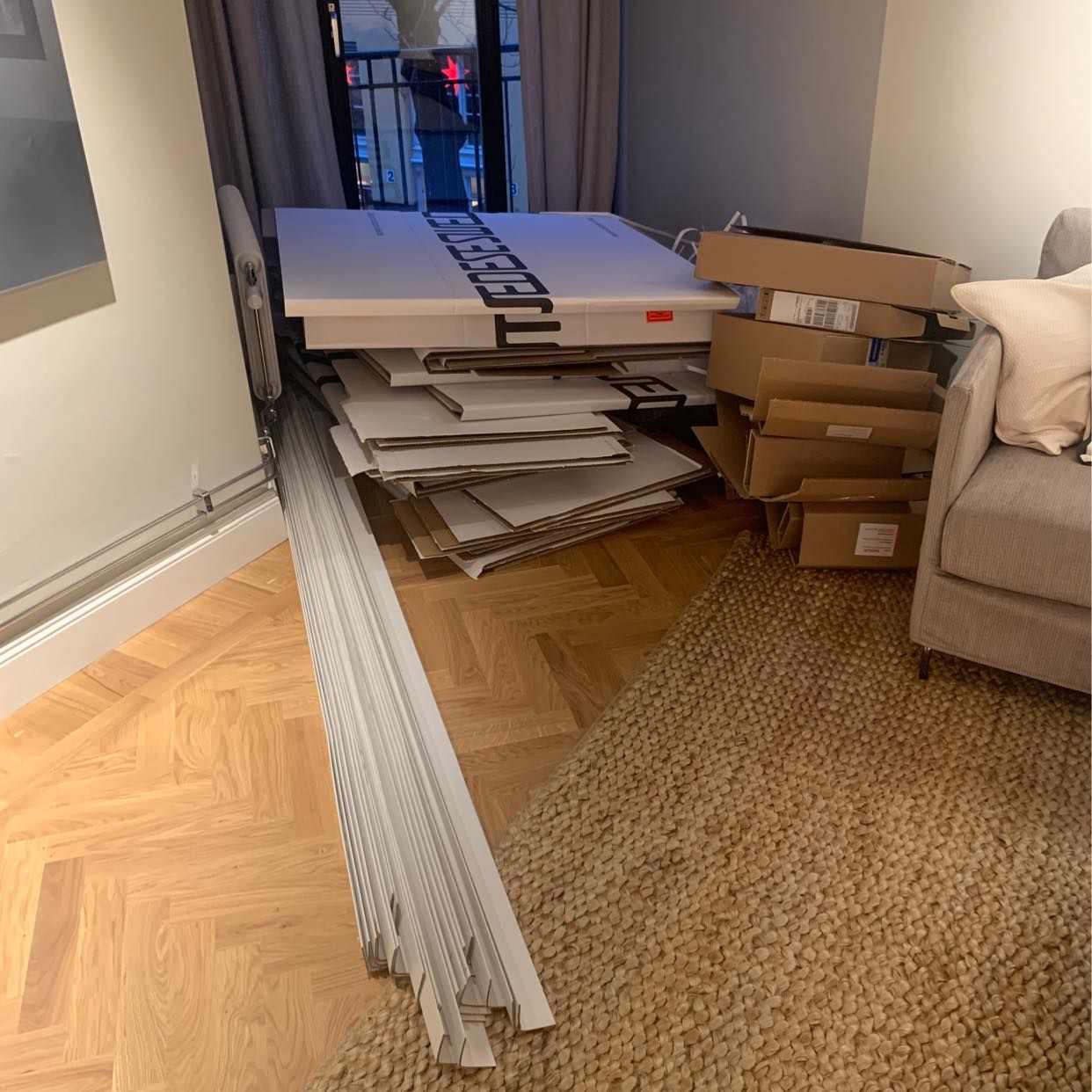 image of Emballage och 2 pallar - Stockholm