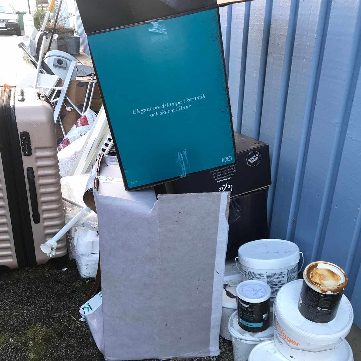 image of Kartong, elektronik, färg - Haninge