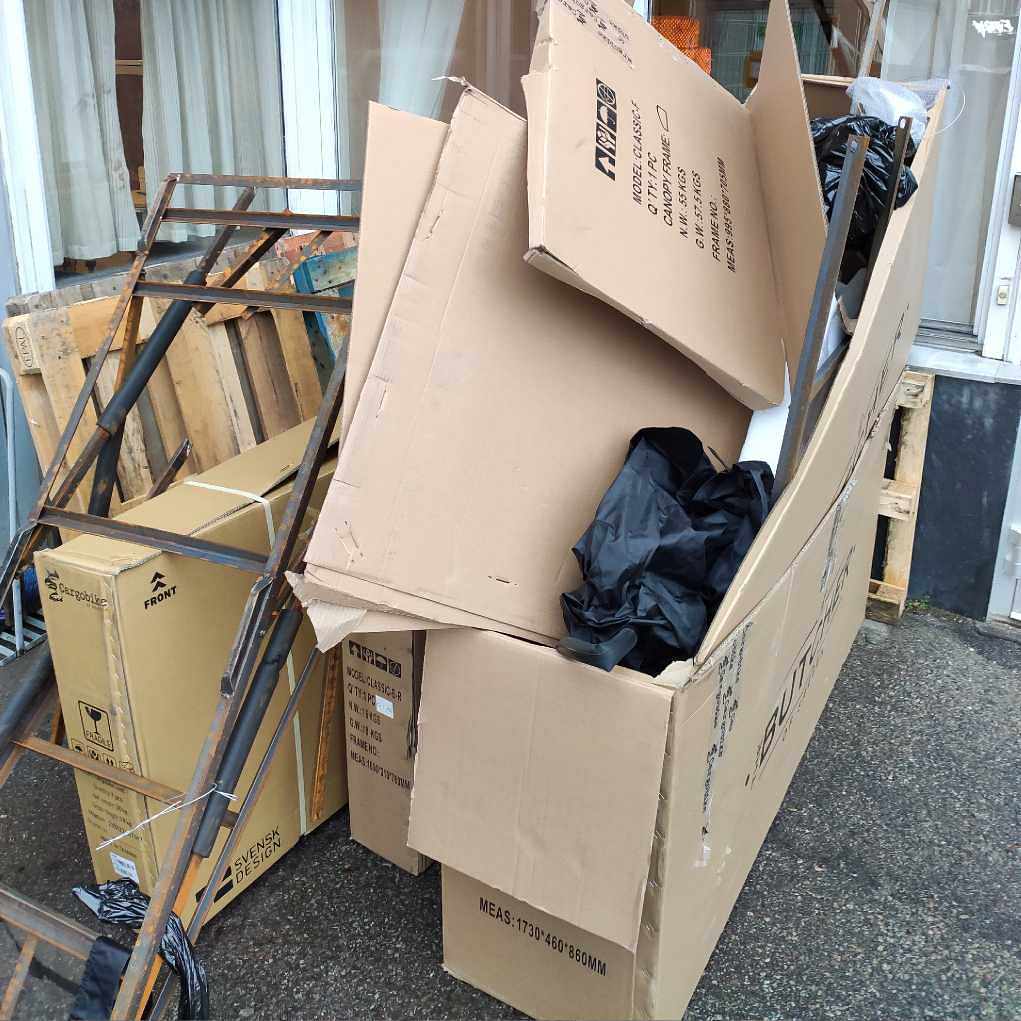 image of Kartonger stålprofiler - Sundbyberg