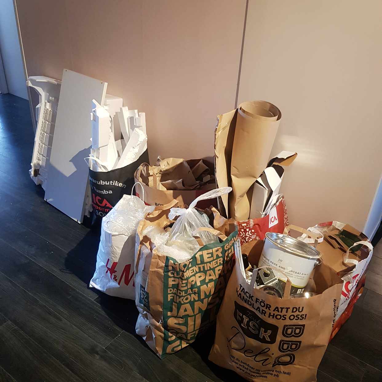 image of Sorterad avfall för återv - Rönninge