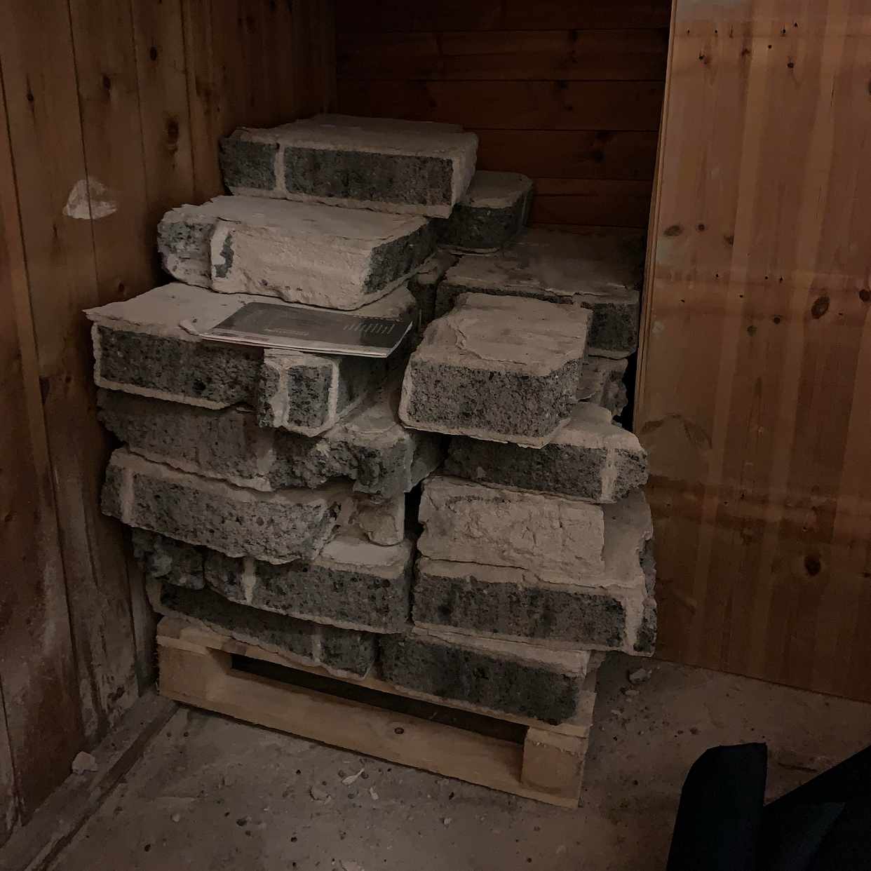 image of Lättbetong att slänga - Solna