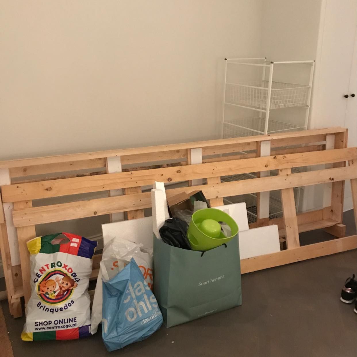 image of Förpackningsmaterial pall - Stockholm