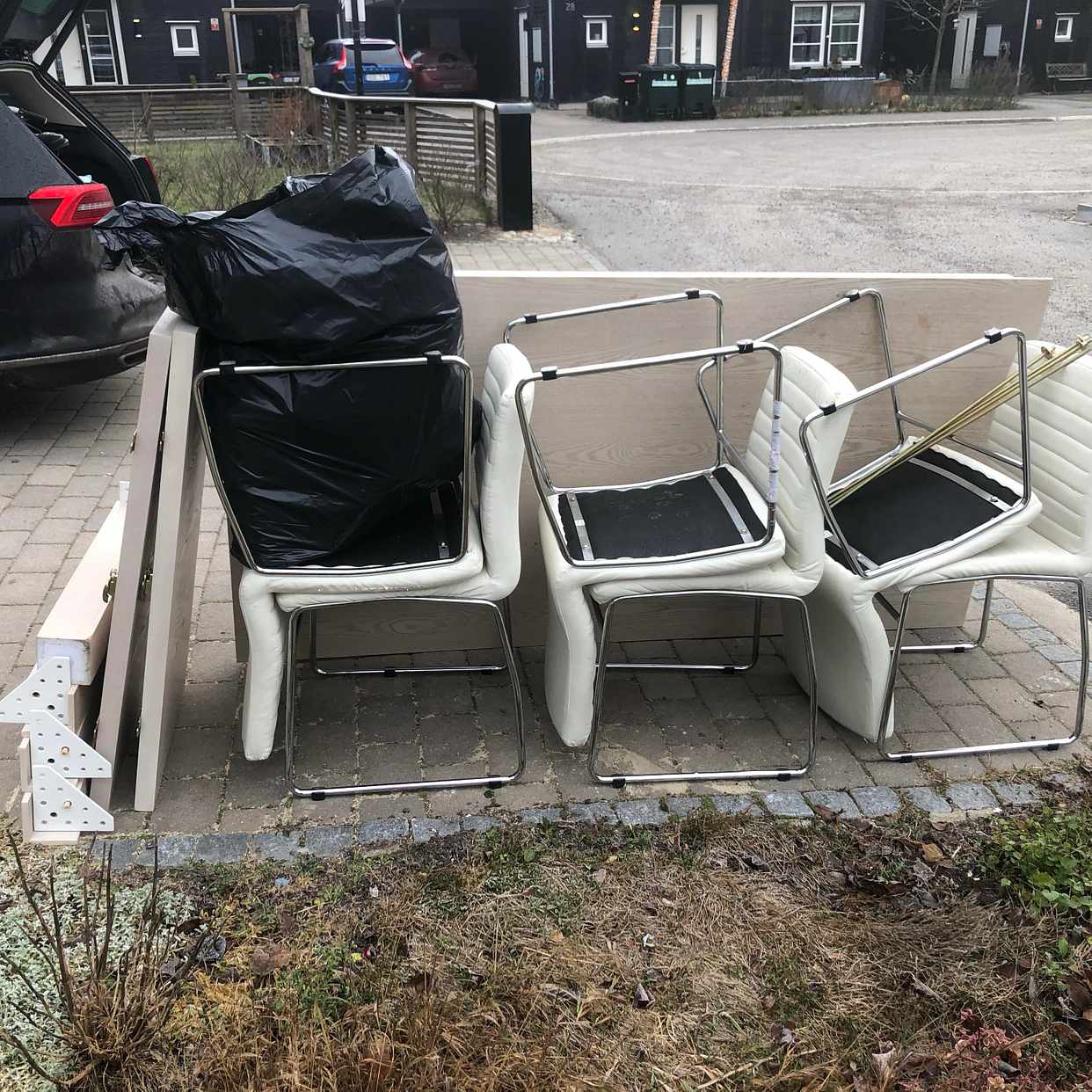 image of Stolar och bord - Huddinge