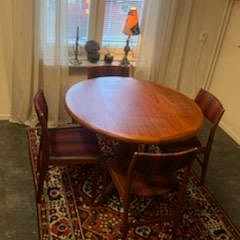 image of Round table with 4 chairs - 