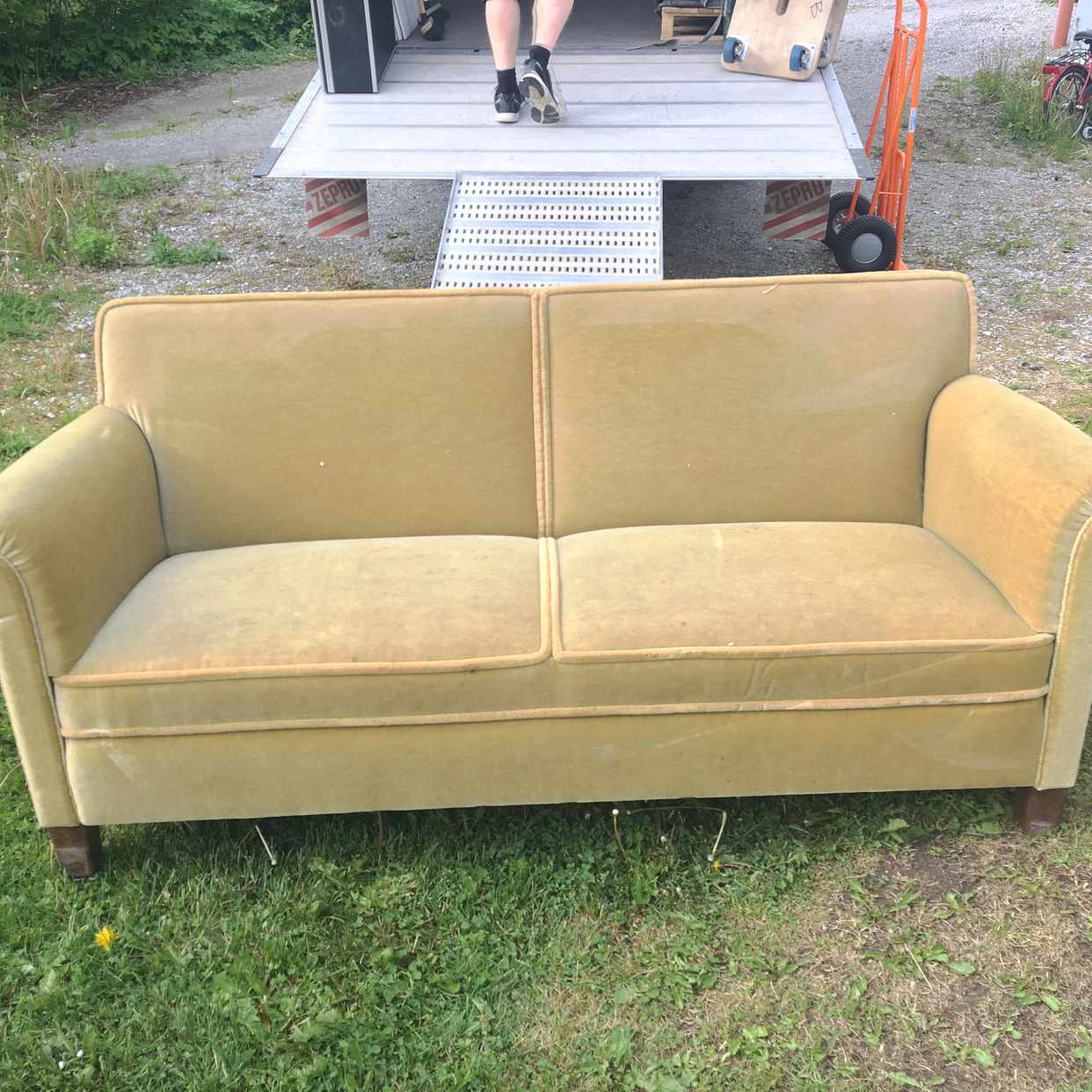 image of Soffa och 2 små fåtöljer - 