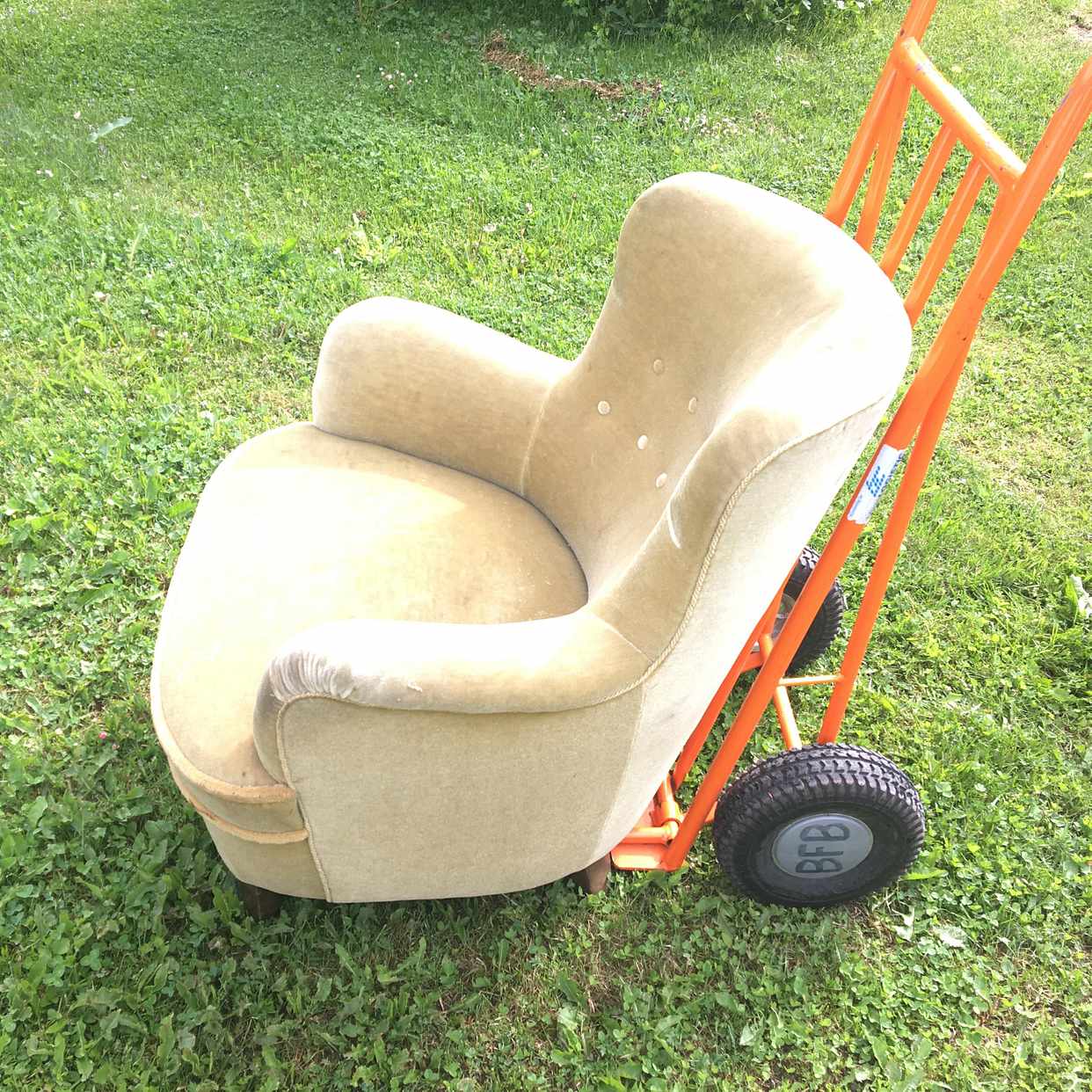 image of Soffa och 2 små fåtöljer - 