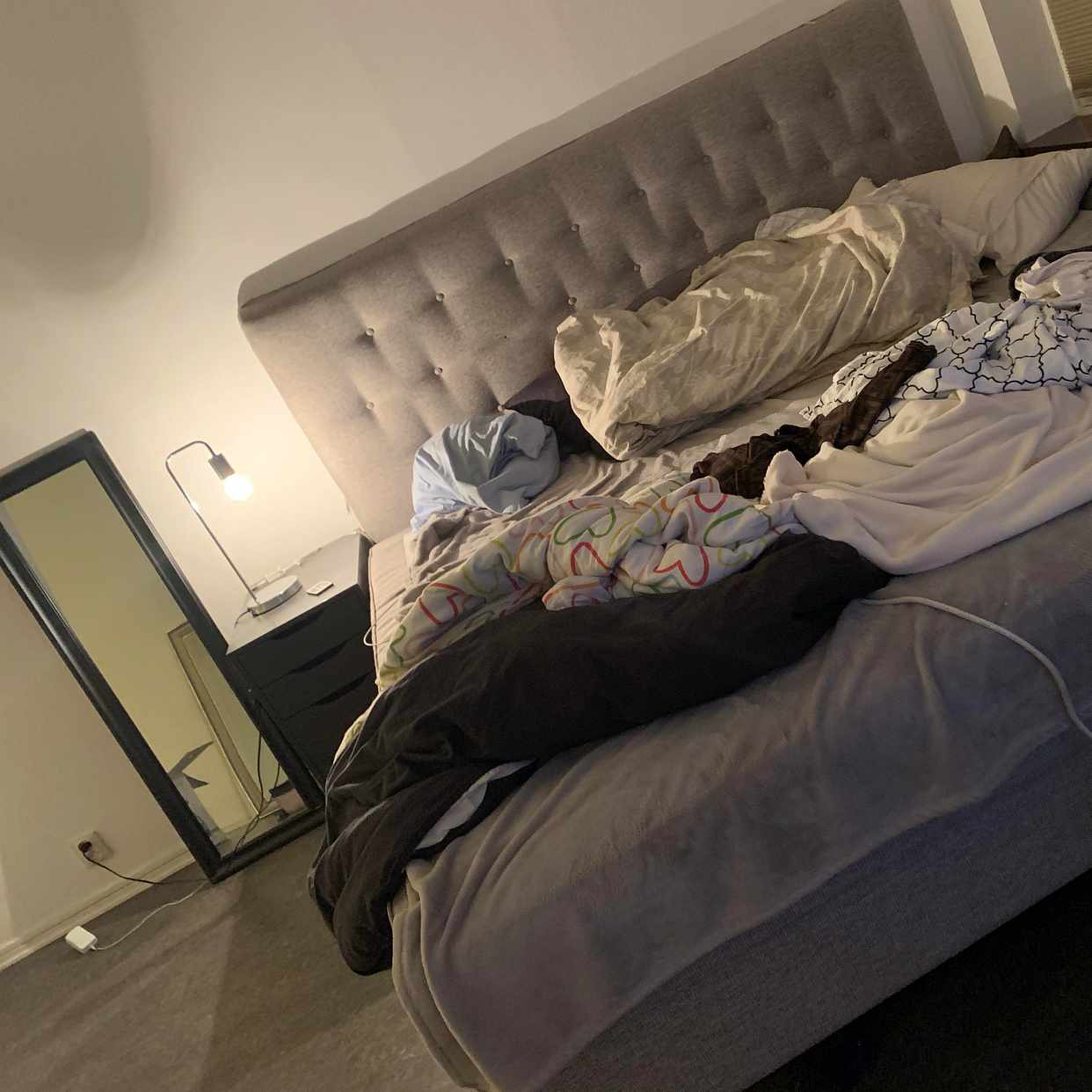 image of 210säng,TV+flyttlådor - 