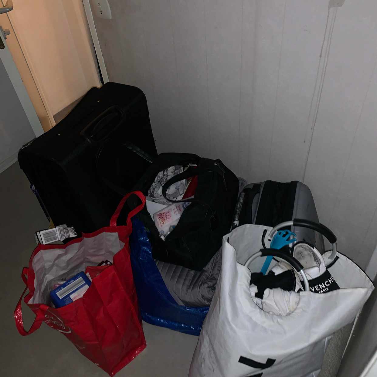 image of 210säng,TV+flyttlådor - 
