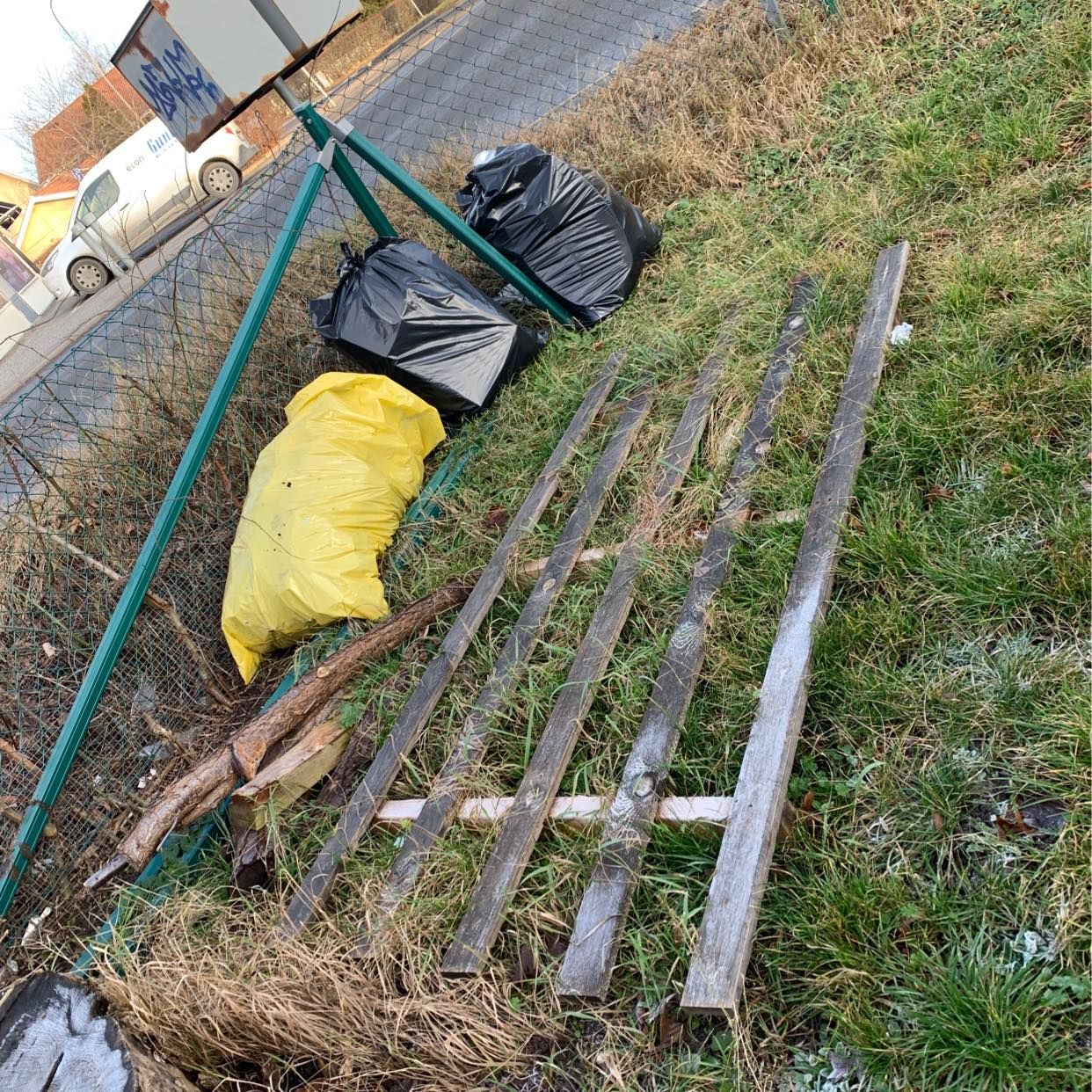 image of Kartonger och blandat skr - Södertälje