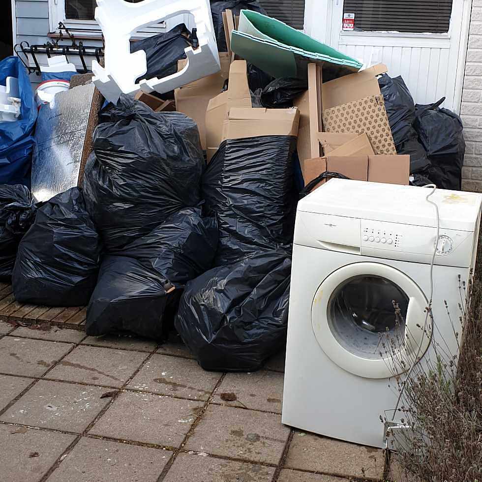 image of Kartonger samt vitvara - Kungsängen