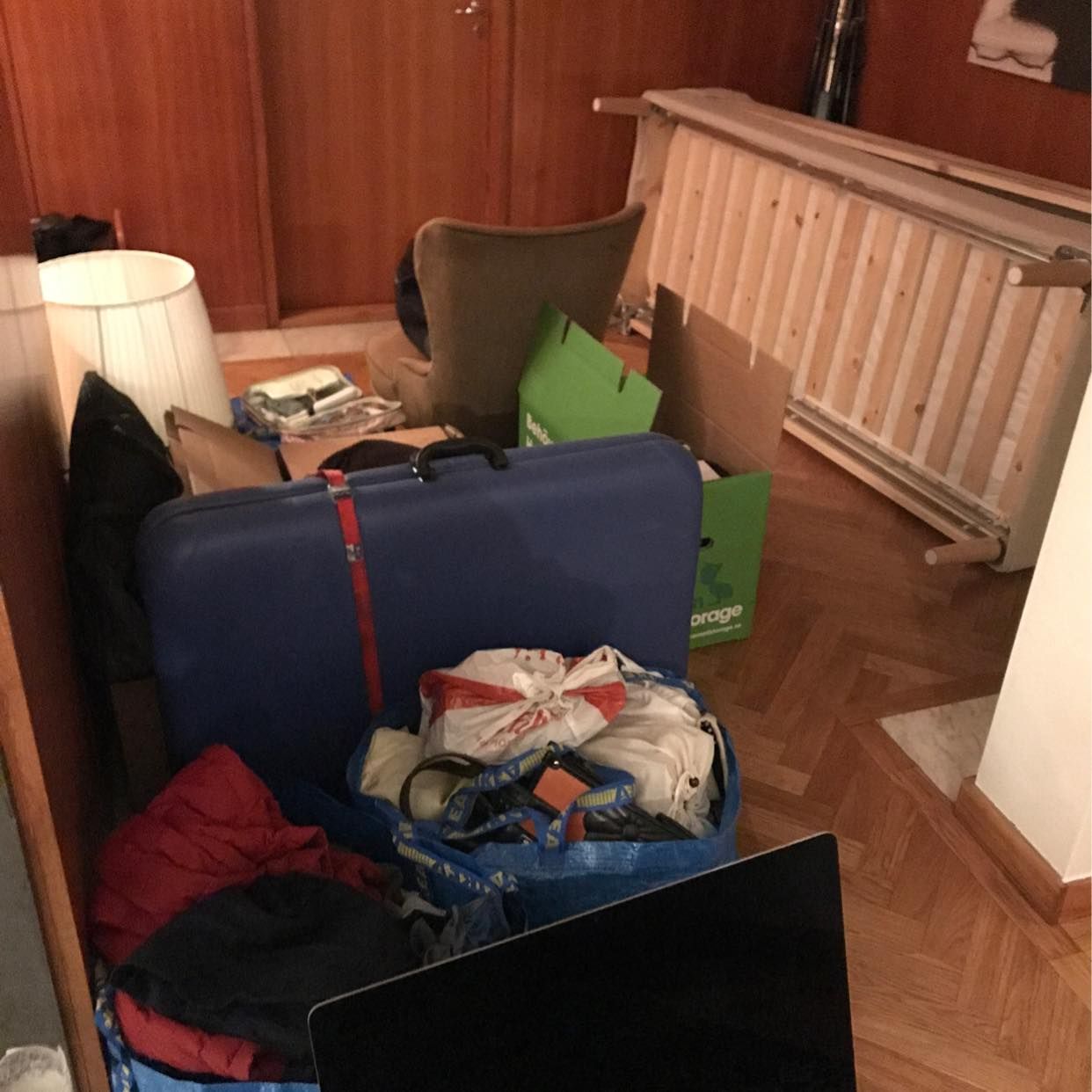 image of Flytt av säng & lådor - 
