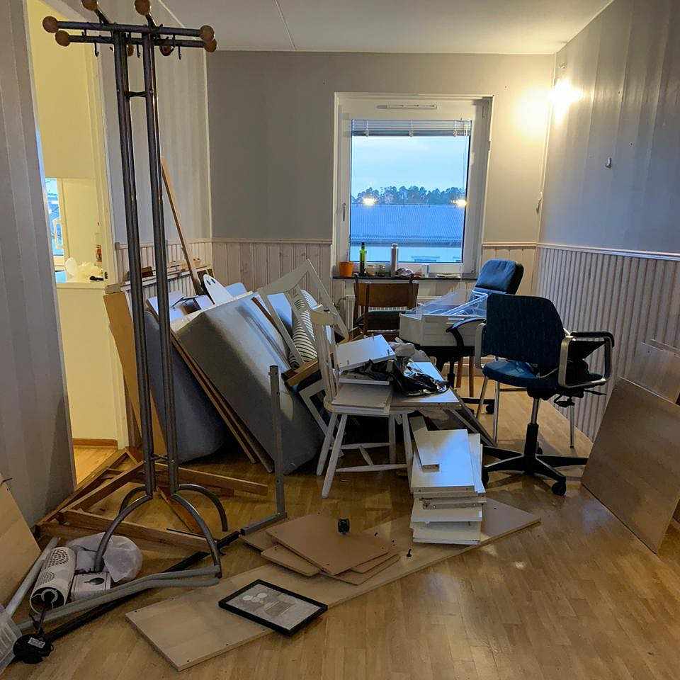 image of Old furniture,washing mac - Spånga