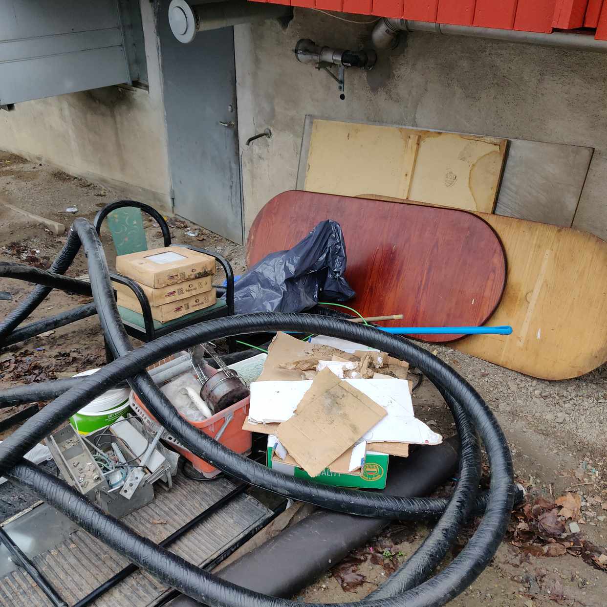 image of Diverse skräp - Vällingby