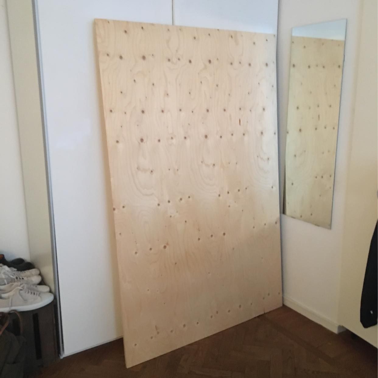 image of Plywoodskiva / sänggavel - Stockholm