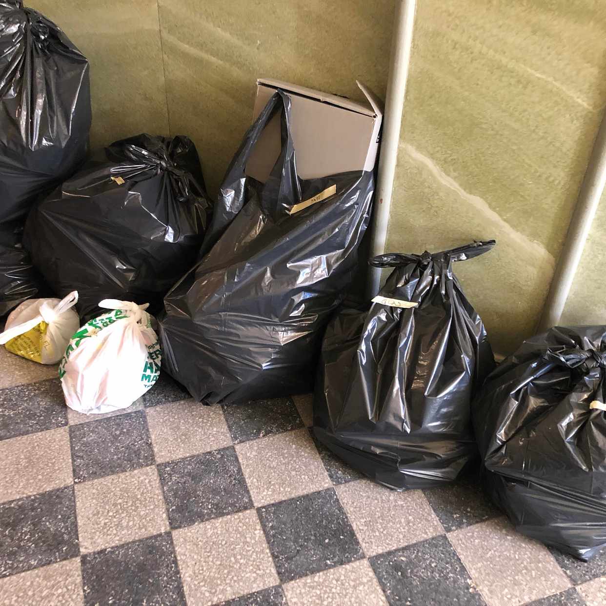 image of Sorterade säckar till ÅVC - Stockholm