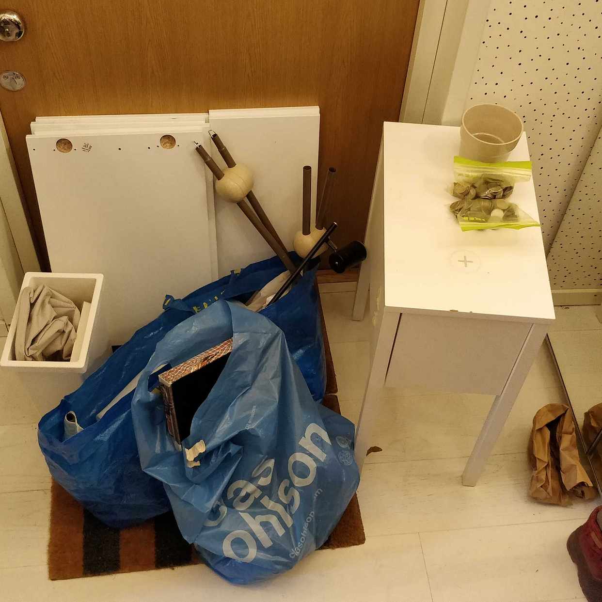 image of Grovsop, recycling items - Solna