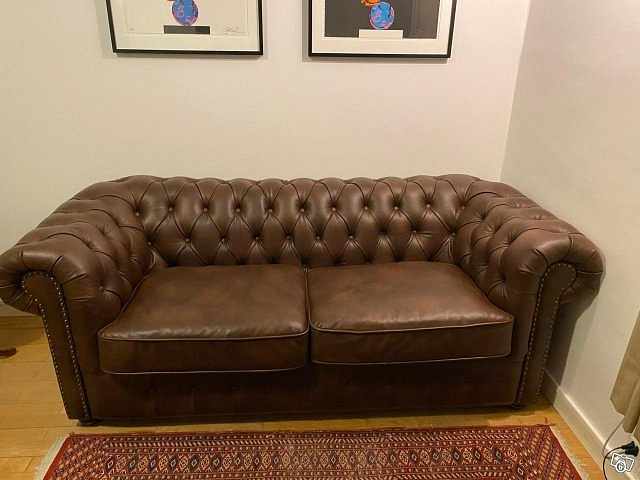 image of Chesterfield soffa 3 sits - 