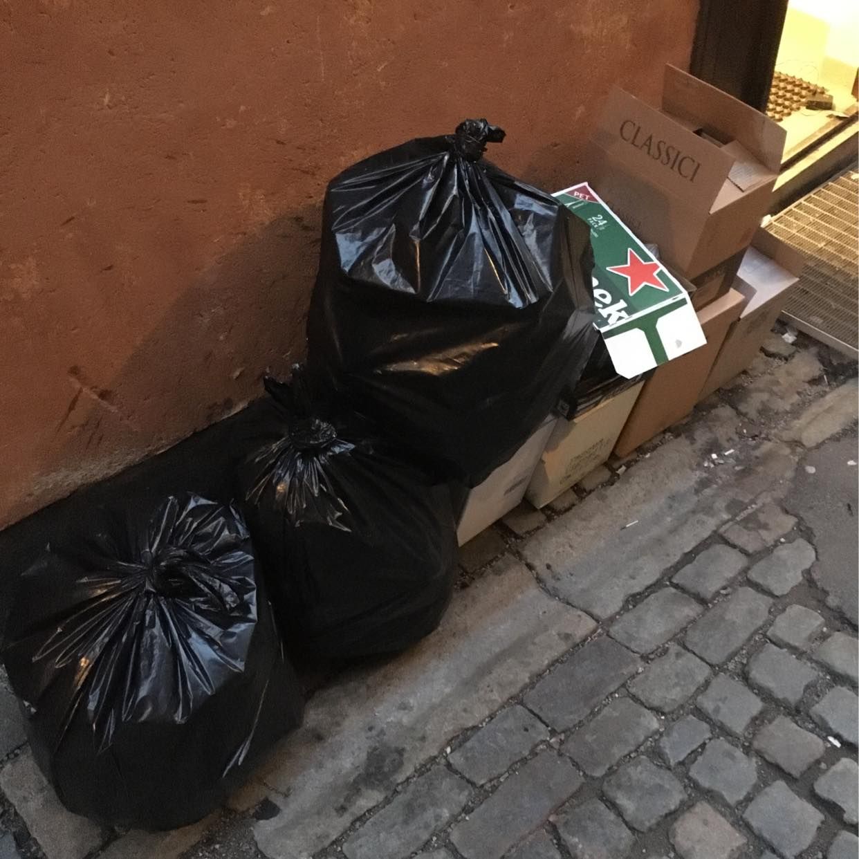 image of Garbage after the party - Stockholm