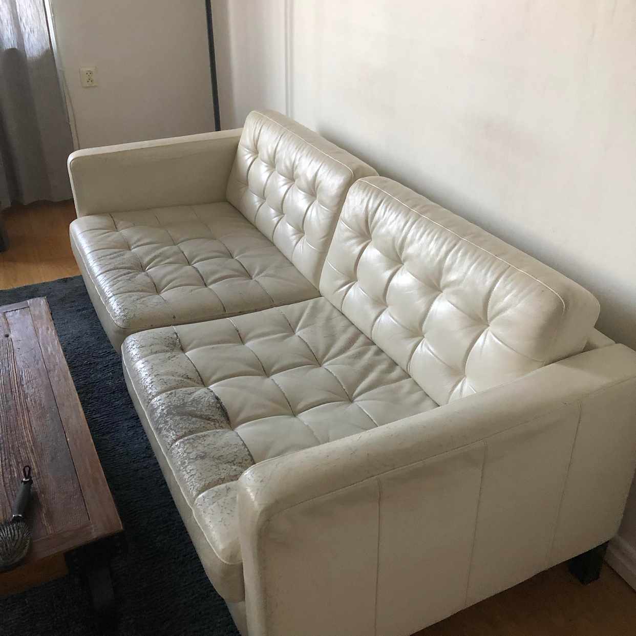 image of Div saker bl.a. en soffa. - Hägersten