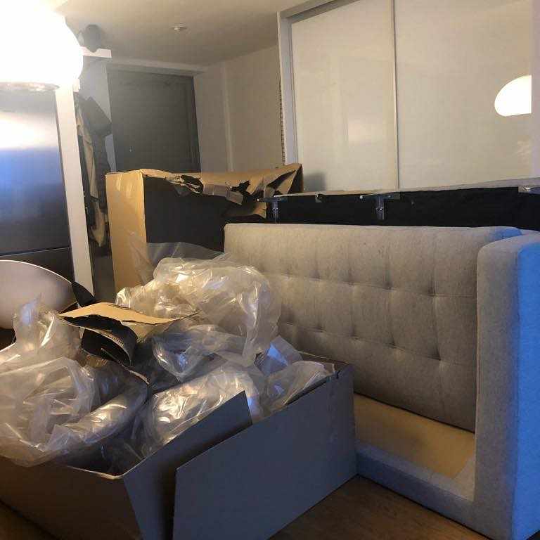 image of Soffa + kartong och plast - Nacka