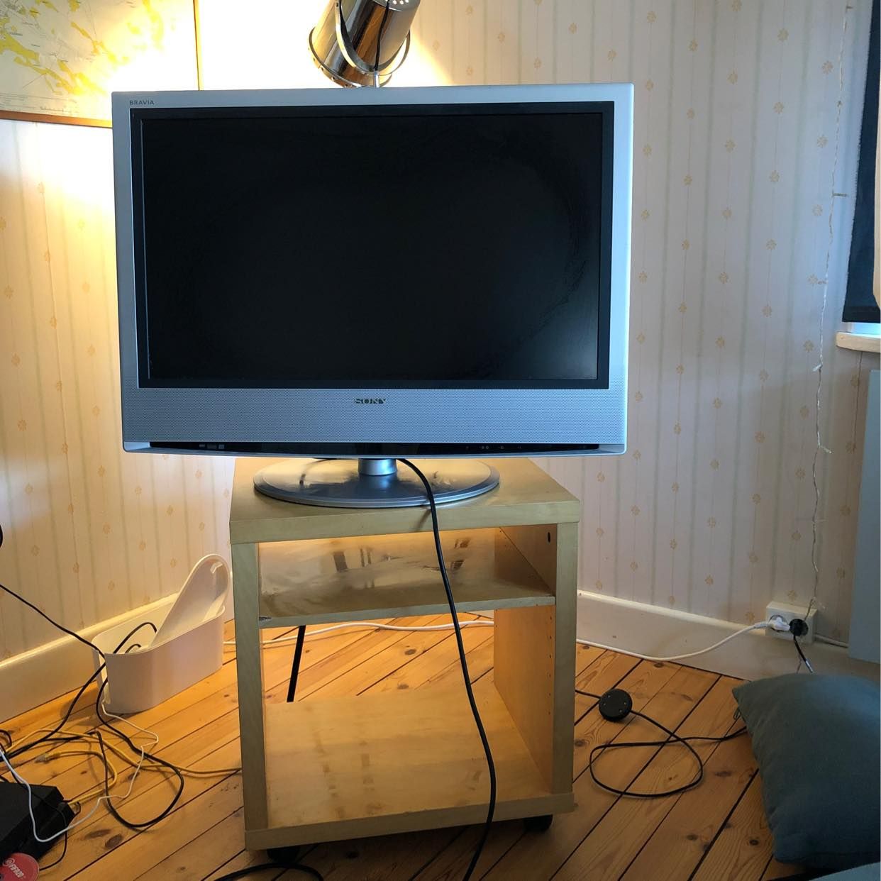 image of Sony platt-tv & bord - Värmdö