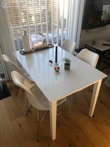 image of Matbord + 4 stolar från C - 