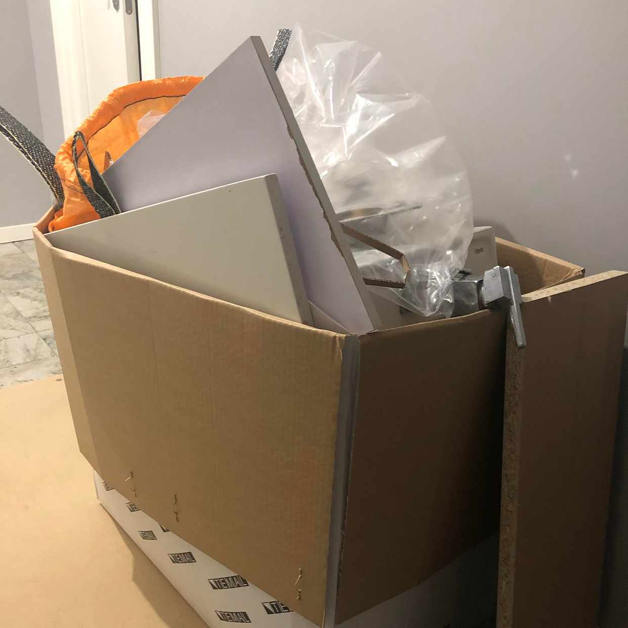 image of Mixed pile of things - Solna