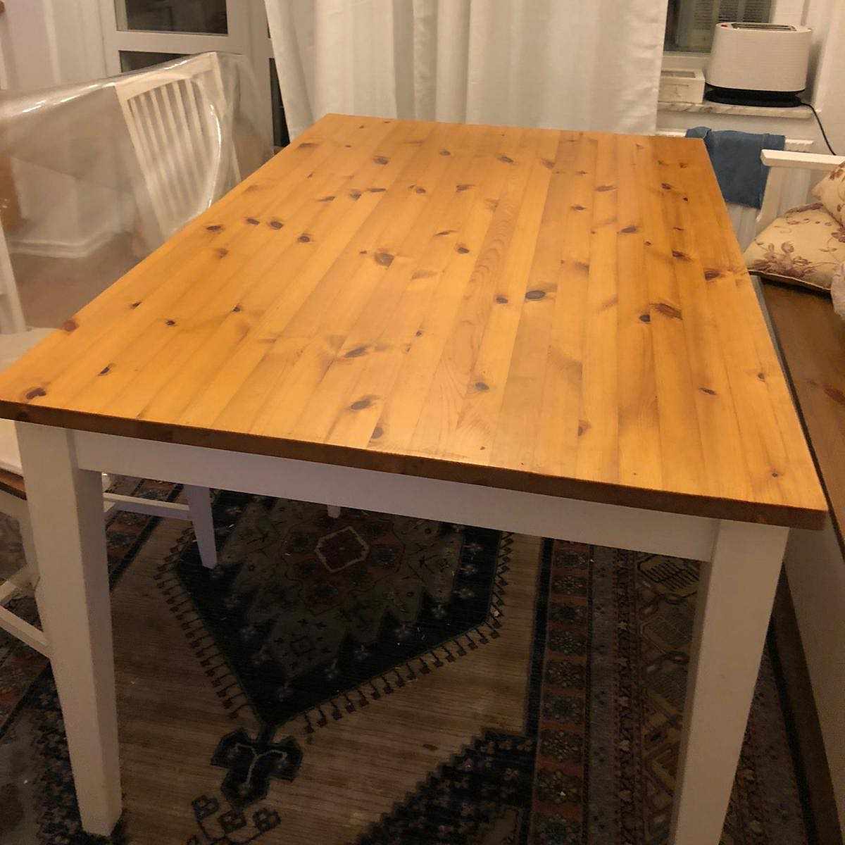 image of Köksbord och 2 stolar - Sundbyberg