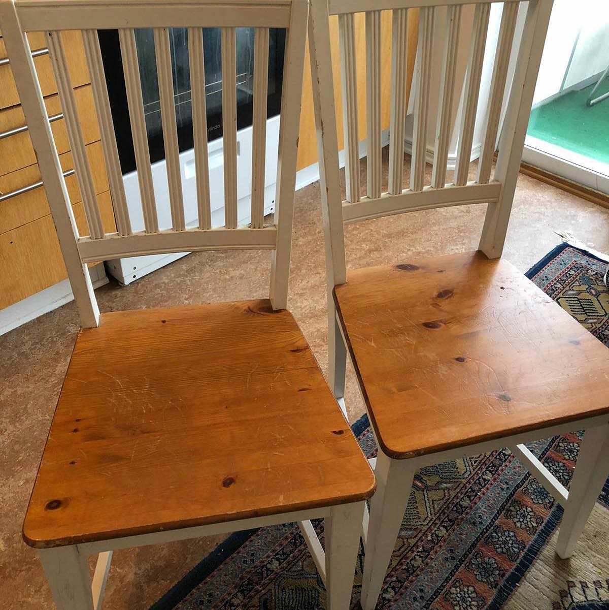 image of Köksbord och 2 stolar - Sundbyberg
