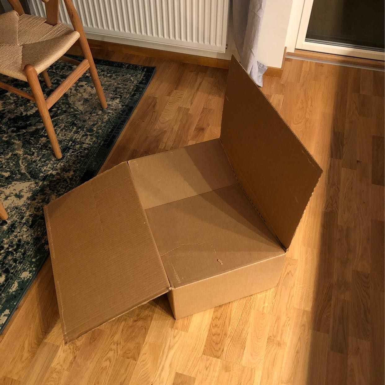 image of Bookshelf + empty cartons - Stockholm