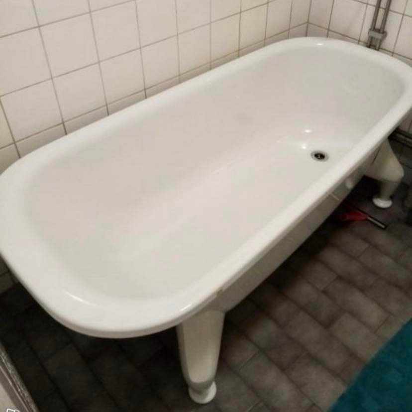 image of Ett badkar 150 cm långt - 
